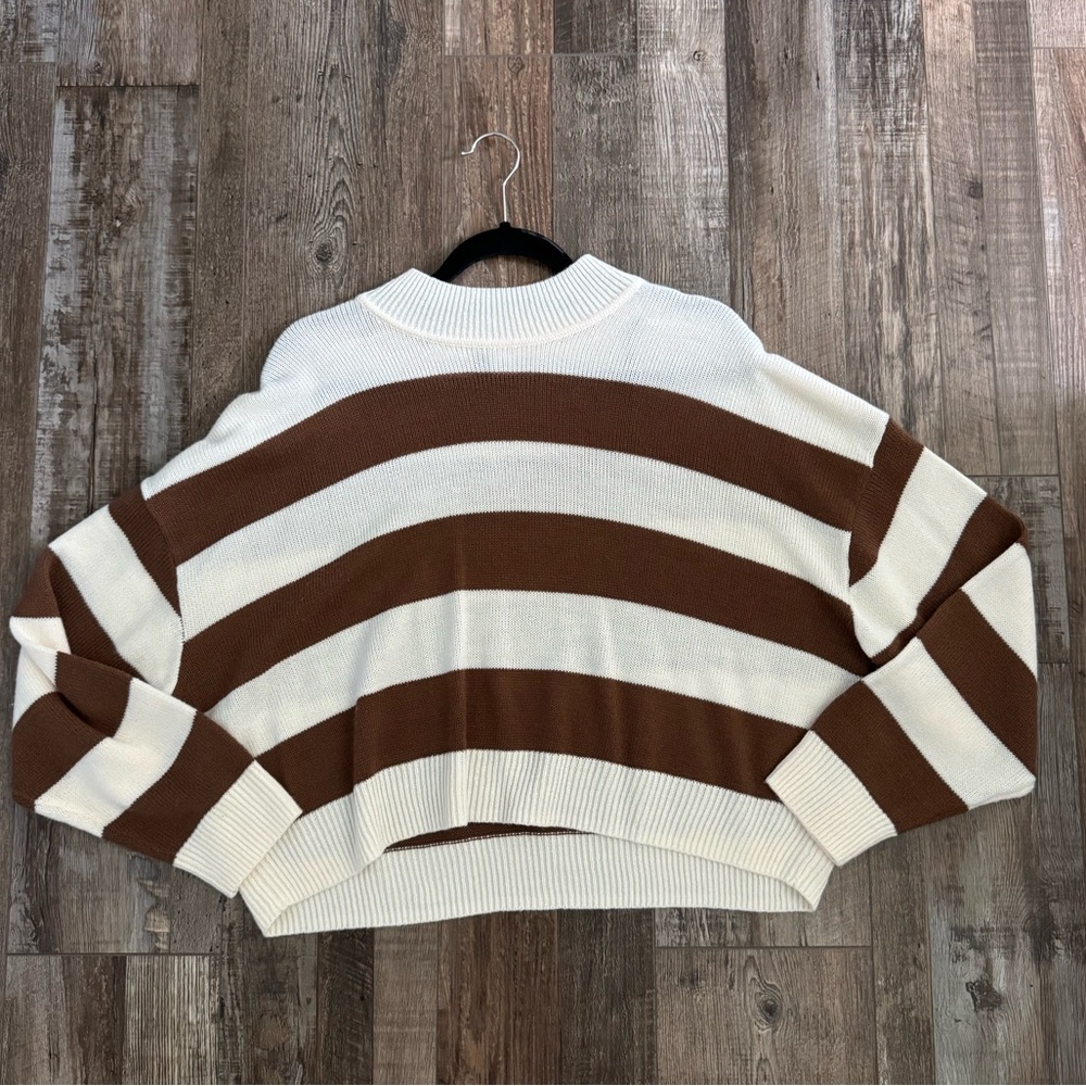 H&M Cream and Brown Striped Cropped Sweater